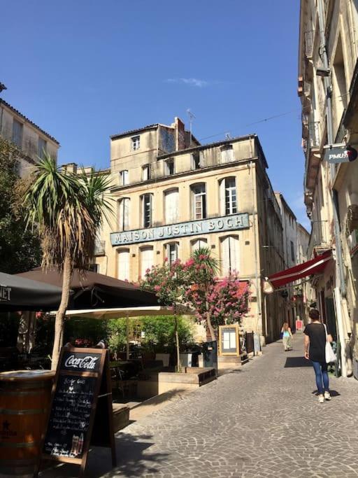 Studio Sous Les Toits Tres Bien Place Et Climatise Montpellier Luaran gambar