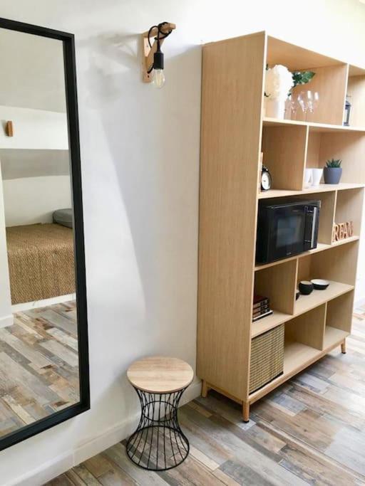 Studio Sous Les Toits Tres Bien Place Et Climatise Montpellier Luaran gambar